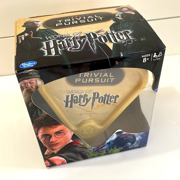 Harry Potter Trivial Pursuit Ages 8+ Harry Potter Trivia Over 600 Questions - Picture 3 of 8